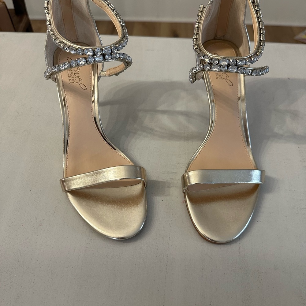 Jewel Badgley Mischka Celine Womens Gold Metal Open Toe Strappy Heels Sz 9.5 NIB - Picture 10 of 15